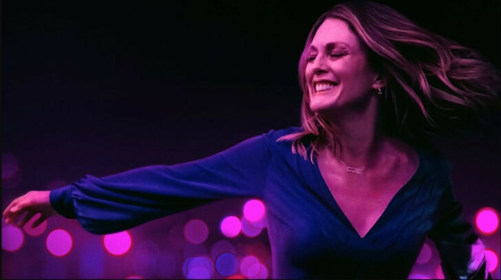Gloria Bell review – ‘Julianne Moore is irresistible in this sparkling tale of love and loneliness’