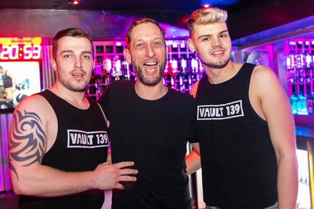 Vault 139 – Cheeky goings-on just a stone’s throw from Warren Street
