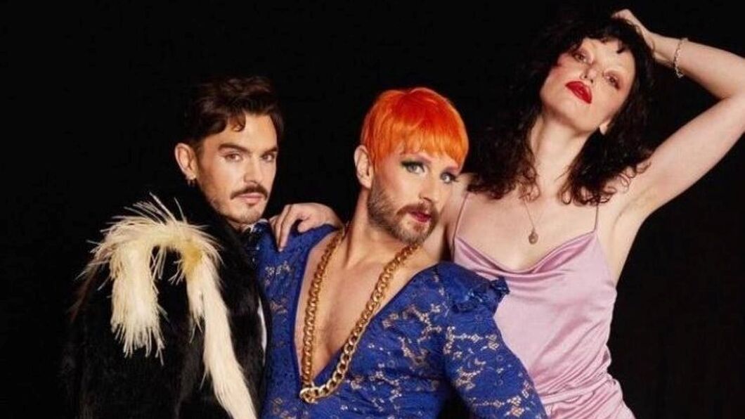 gay London river stage