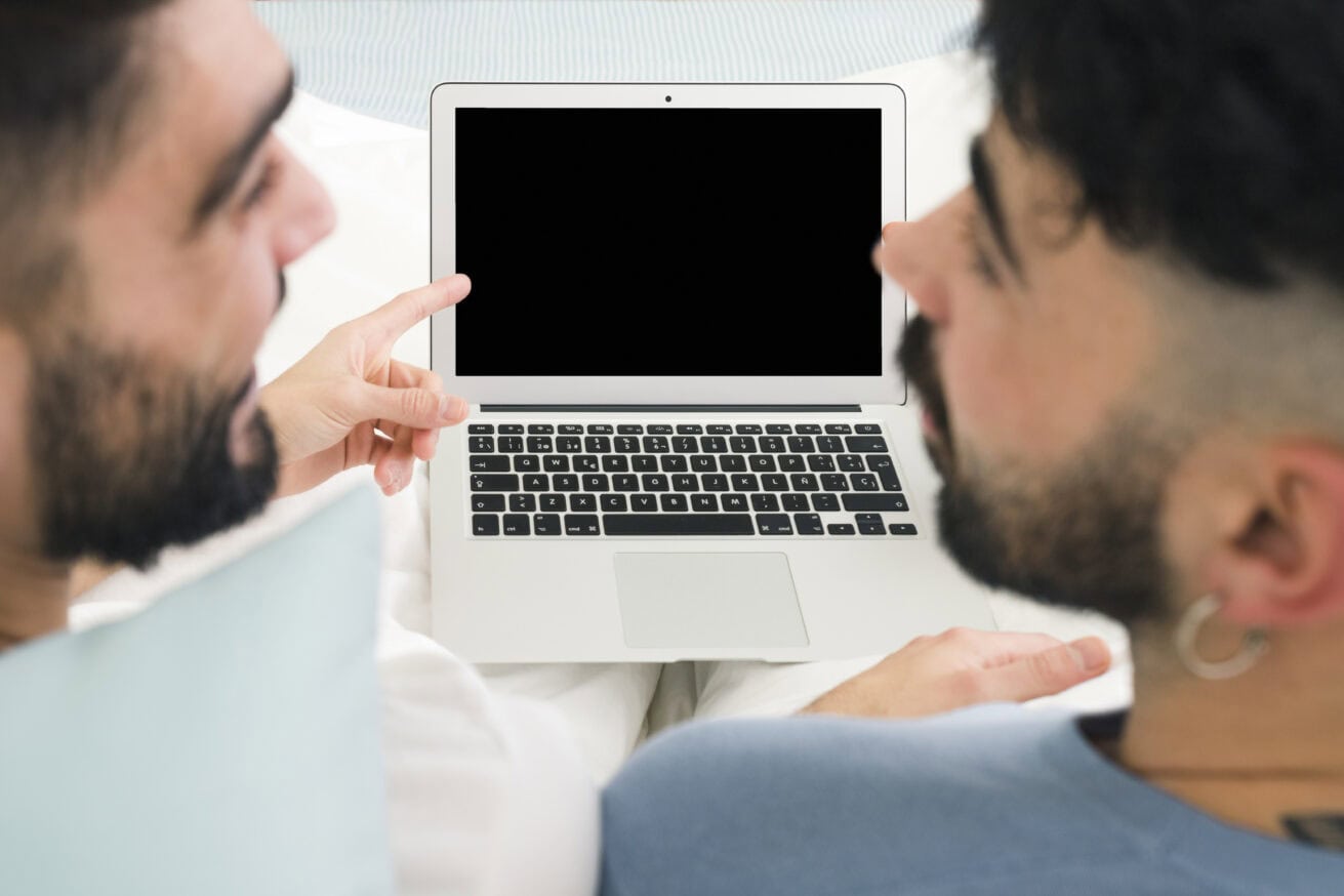 Grindr online dating scams.