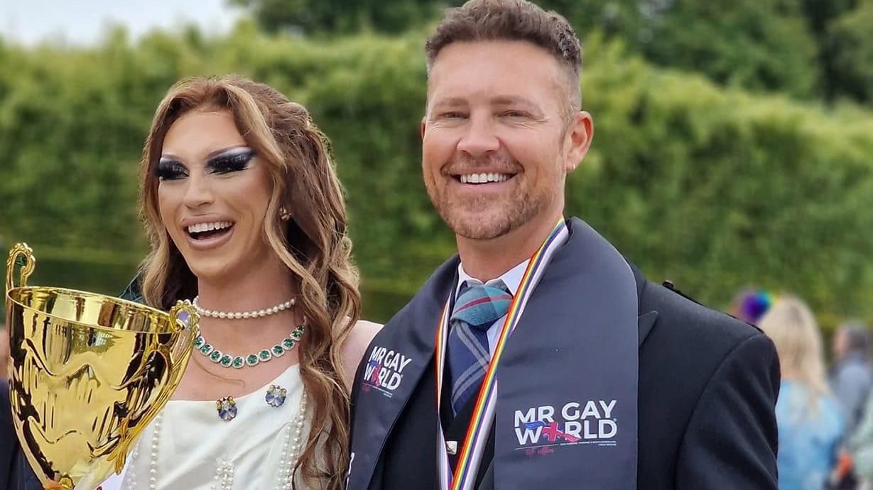 Bella B. Campbell celebrates her win at MX Drag Great Britain