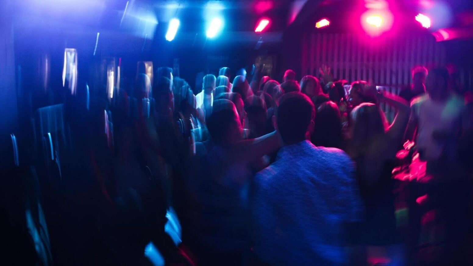 How to get served at the bar on New Year’s Eve