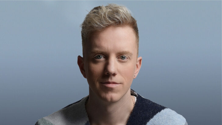 “Love, Gaslighting and Control – How To Recognise the Red Flags” by gay comedian and podcaster, James Barr