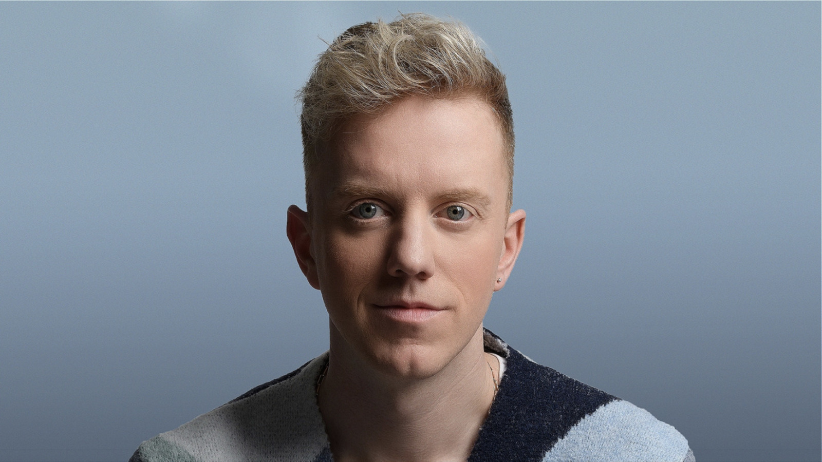 “Love, Gaslighting and Control – How To Recognise the Red Flags” by gay comedian and podcaster, James Barr
