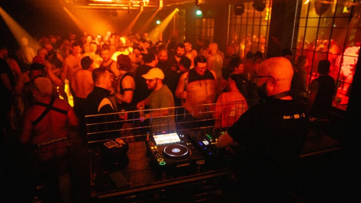 Honey Honey Review at Electrowerkz