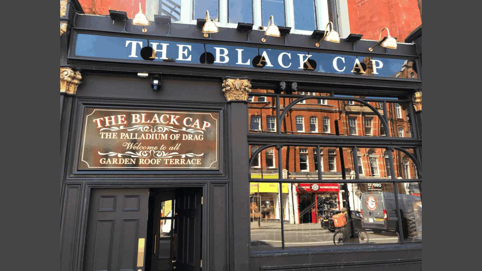 Dan Glass Interviews Alex Green at the Black Cap